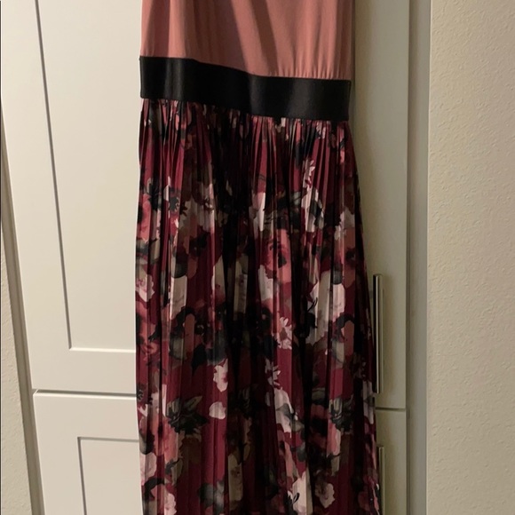 Dress - Picture 2 of 5